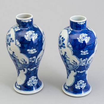 A pair of vases, porcelain, China, probably 20 th:century.