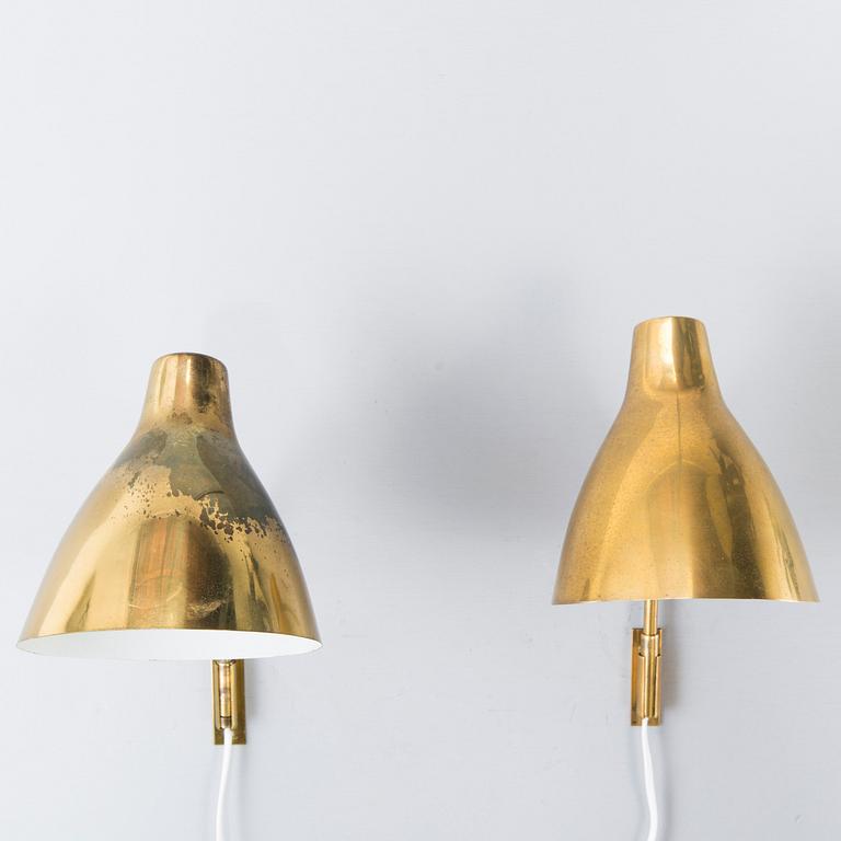 LISA JOHANSSON-PAPE, seinävalaisinpari, malli 3055, Stockmann Orno 1900-luvun puoliväli.