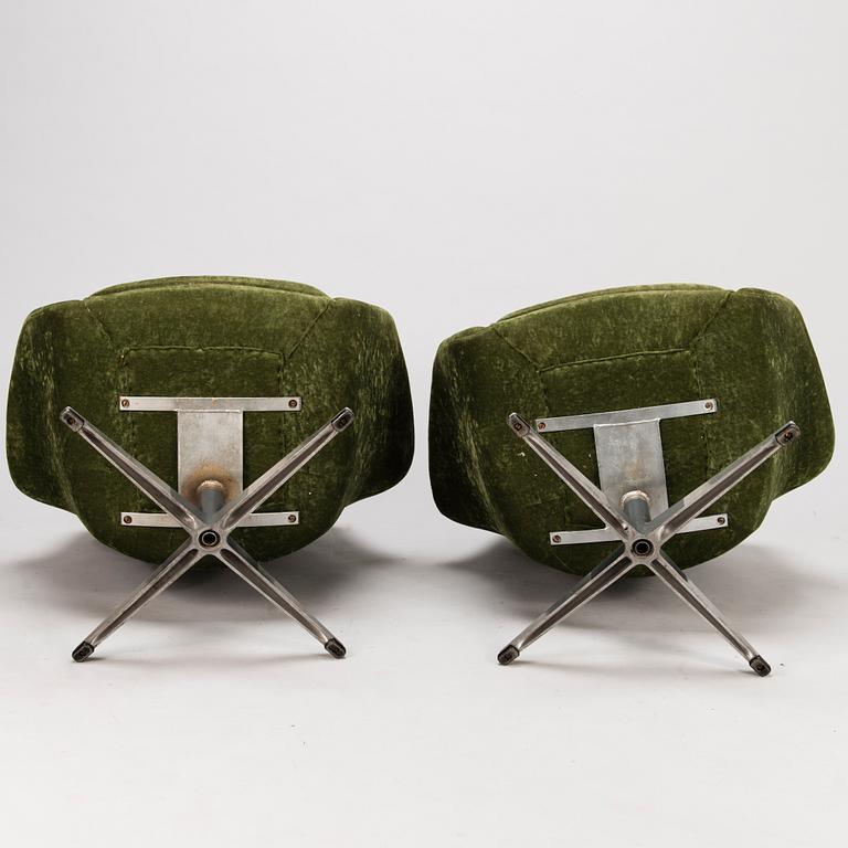 OLLI MANNERMAA, A PAIR OF ARMCHAIRS, "Vista", manufacturer Martela, 1970s.