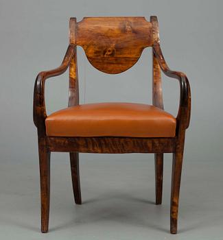 KARMSTOL, empire, 1800-talets början.