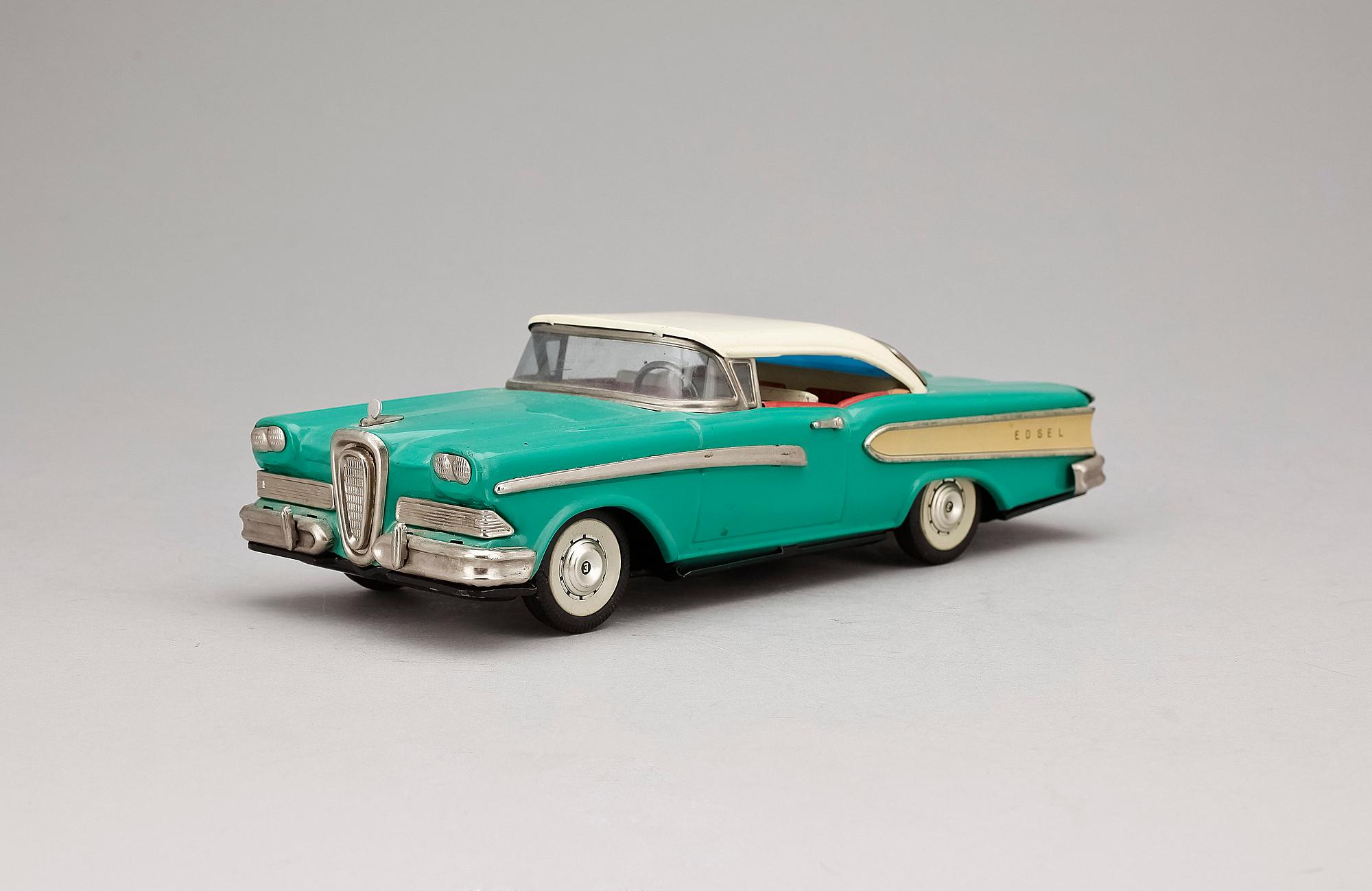 LEKSAKSBIL, plåt, Haji, Japan, 1950-tal.