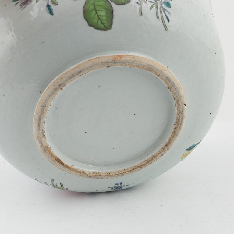 A Famille Rose porcelain punch bowl, China, Qianlong (1736-95).