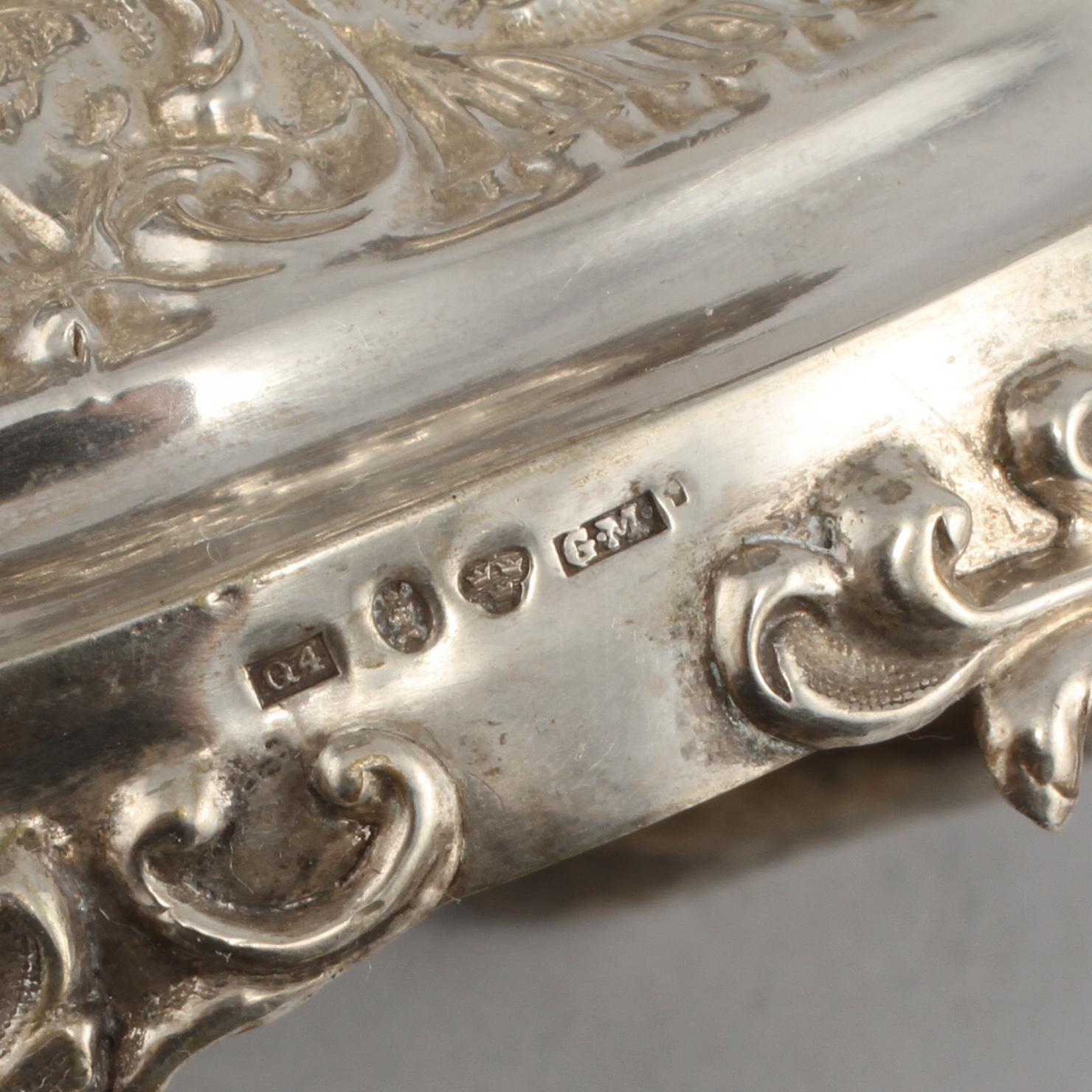 UPPSATSSKÅL, Troligen Gustaf Möllenberg. 1800-talets mitt. Vikt 790 g.