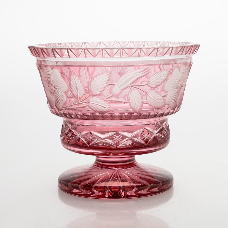 A mid-20th century crystal bowl.