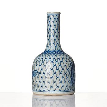 Vas, porslin. Qingdynastin, 1800-tal eller äldre.