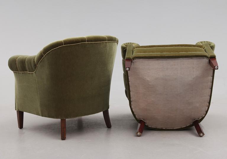 FÅTÖLJER, 1 par, 1900-talets första hälft.