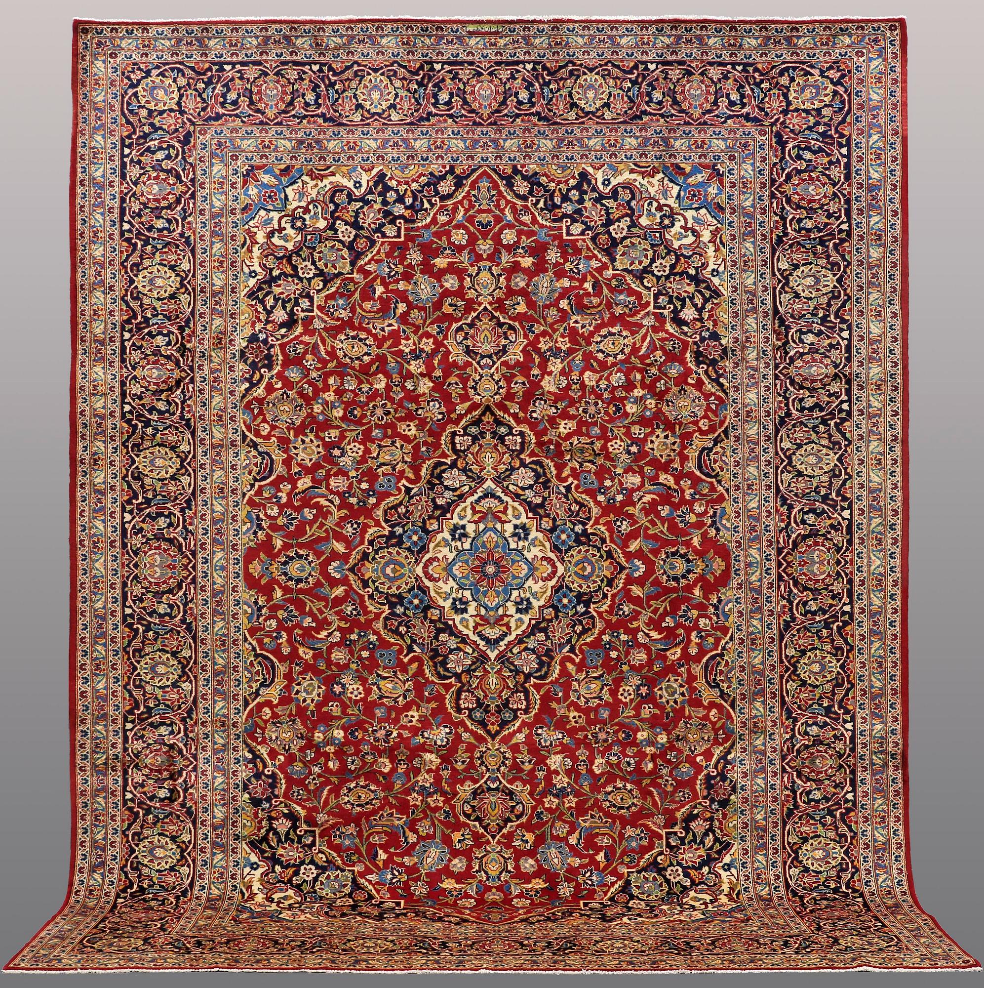 MATTA, Keshan, signerad, ca 370 x 283 cm.