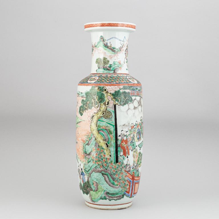 A famille verte floor vase, 20th century.