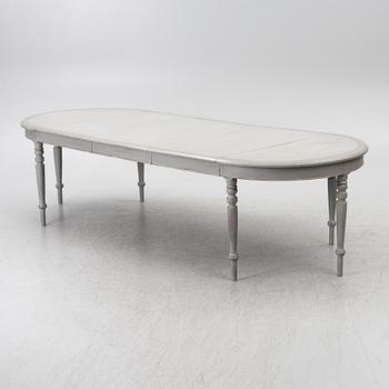 A dining table, late 1800-tal.