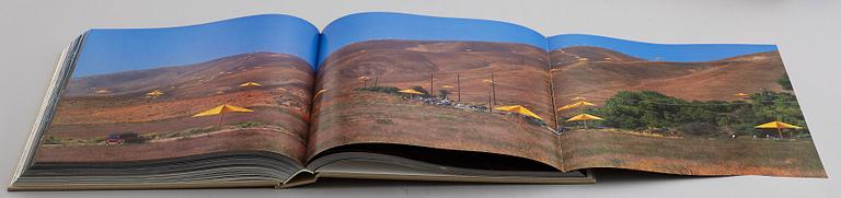 CHRISTO & JEANNE-CLAUDE, 2 volume book project with fabric application. Published in 1998.