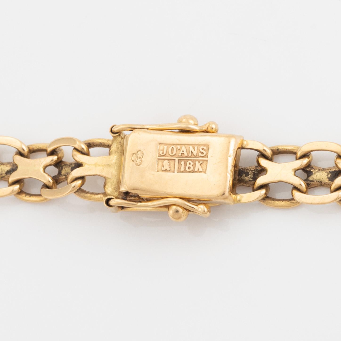 18K gold bracelet.