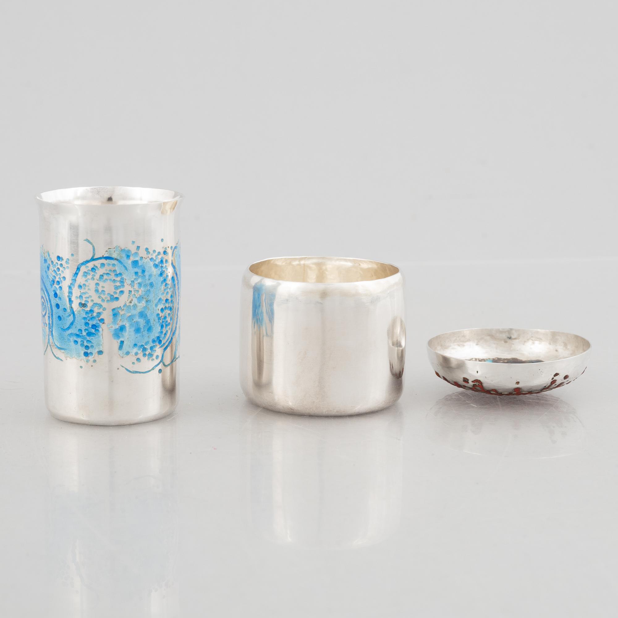 A silver and enamel box with lid and a small beaker, marks of Lars Arby, Gothenburg, Sweden 1963-1964.