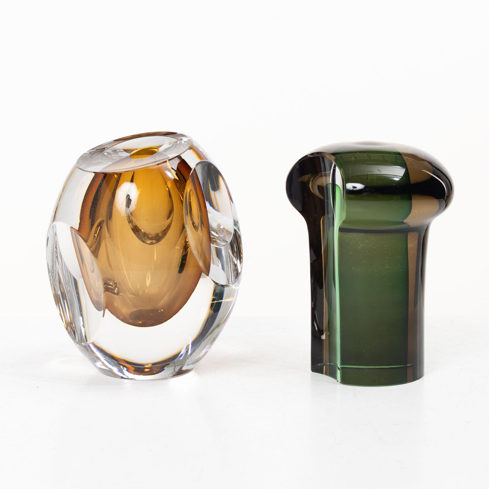 Mona Morales-Schildt, a sculpture and a vase, Kosta.