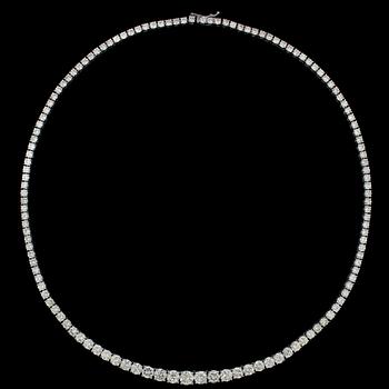 1411. A brilliant cut diamond necklace, 12.35 cts.