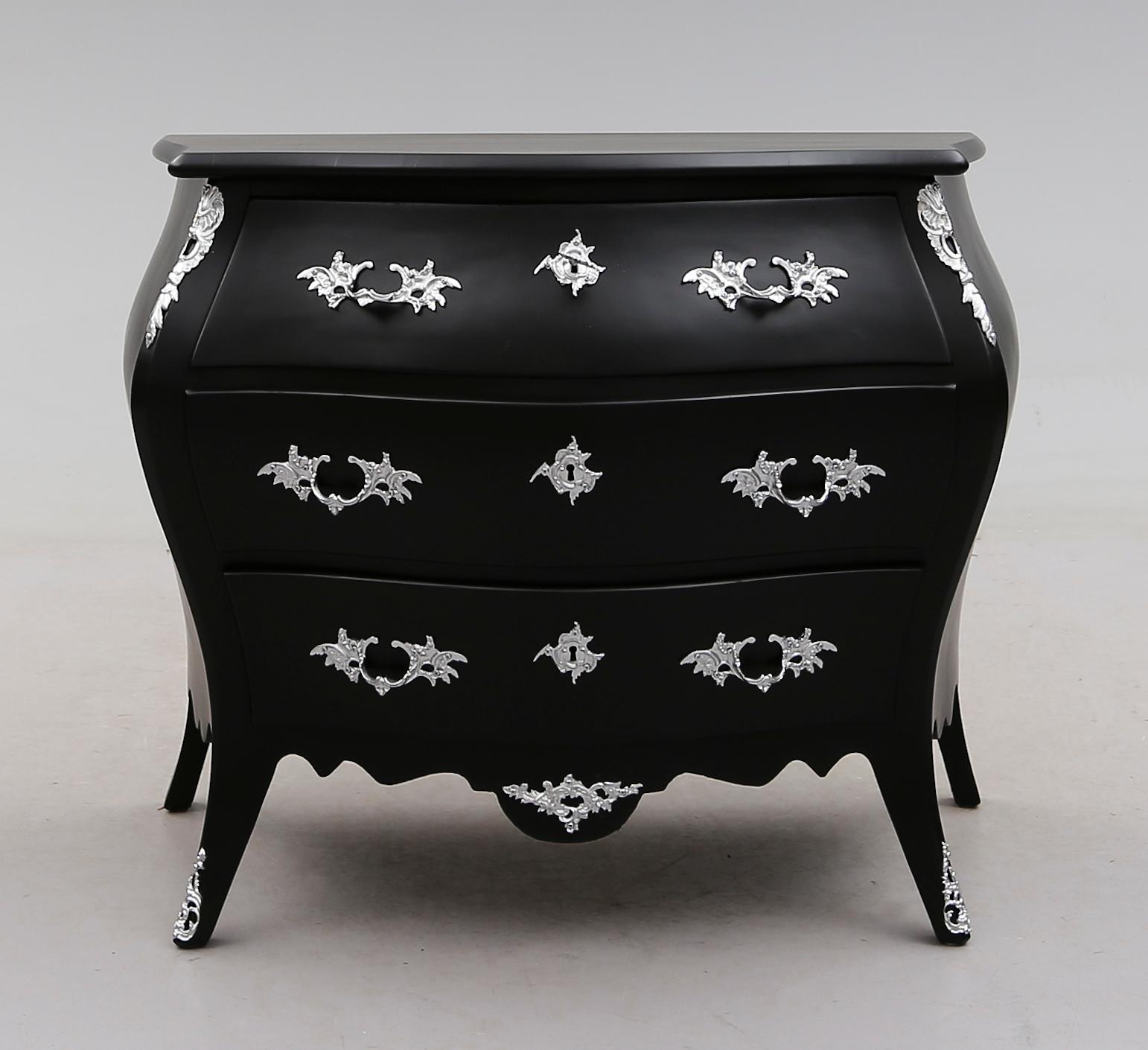 BYRÅ, rokokostil, 1900-talets andra hälft.