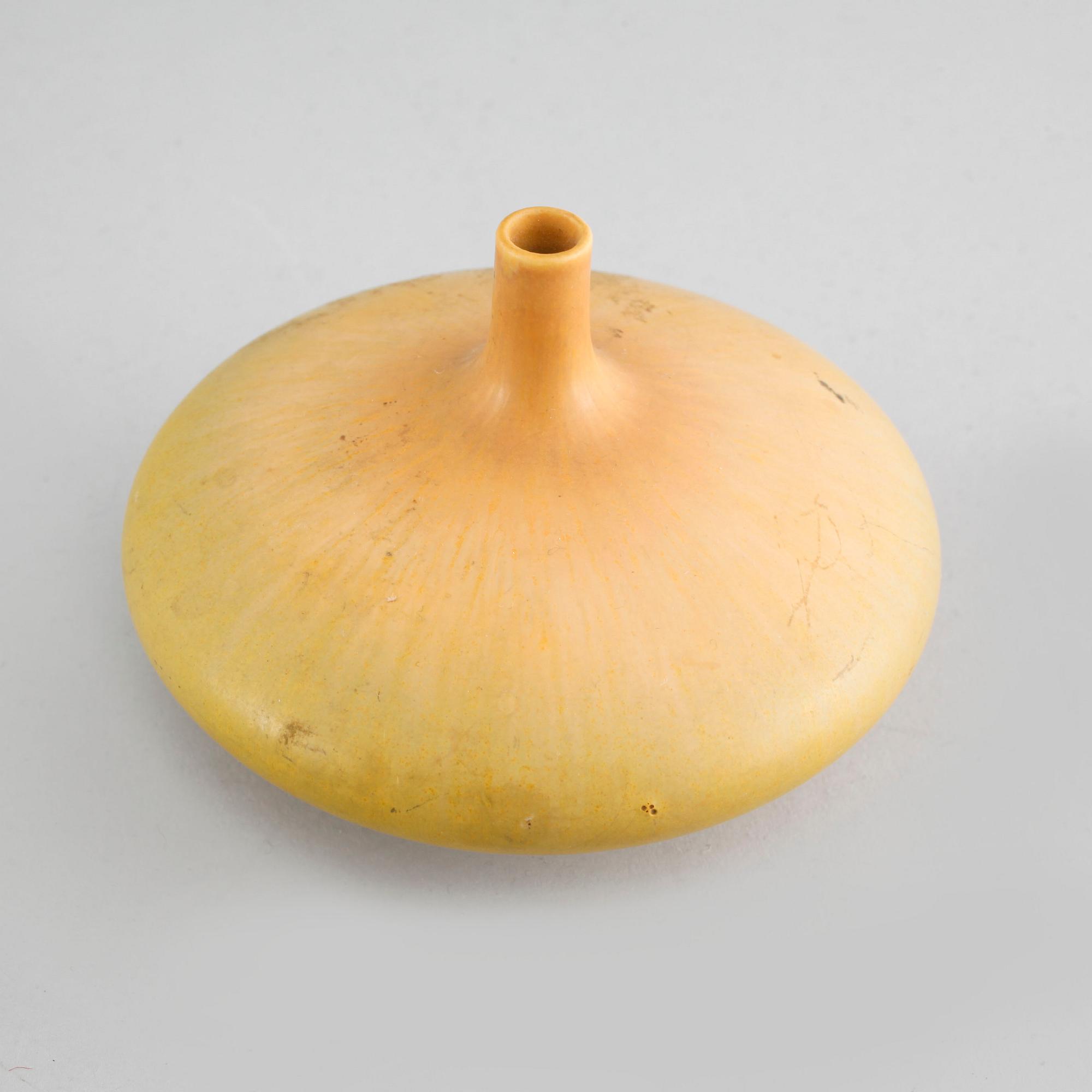 BERNDT FRIBERG, miniatyrvas, stengods, Gustavsberg, signerad, studiohanden, omkring 1900-talets mitt.