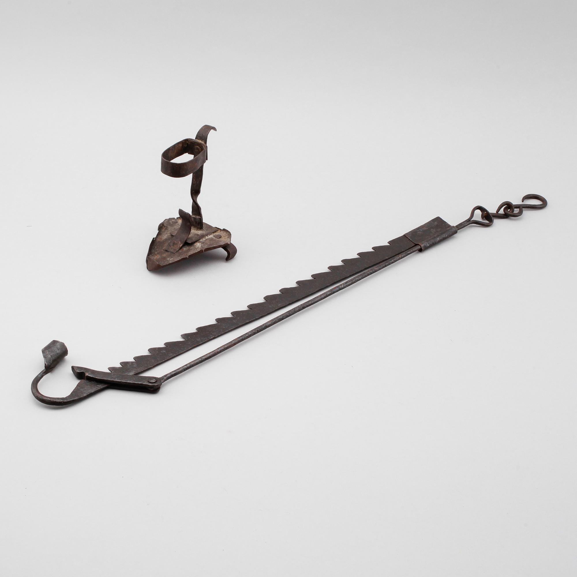 LJUSSTAKAR, 2 st, smide, 1700-/1800-tal.