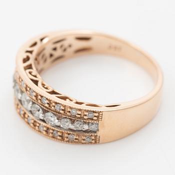 14K rose gold ring with round brilliant-cut diamonds.