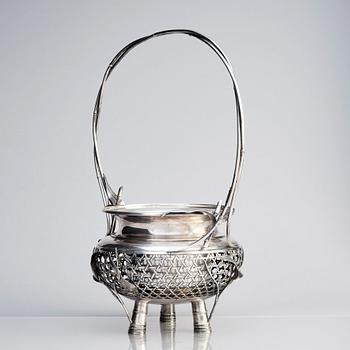 Korg, silver. Japan, tidigt 1900-tal.