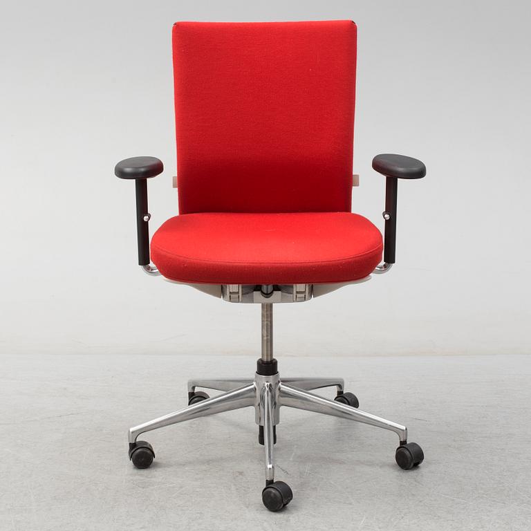 An 'Axess Plus Chair' by Antonio Citterio for Vitra.