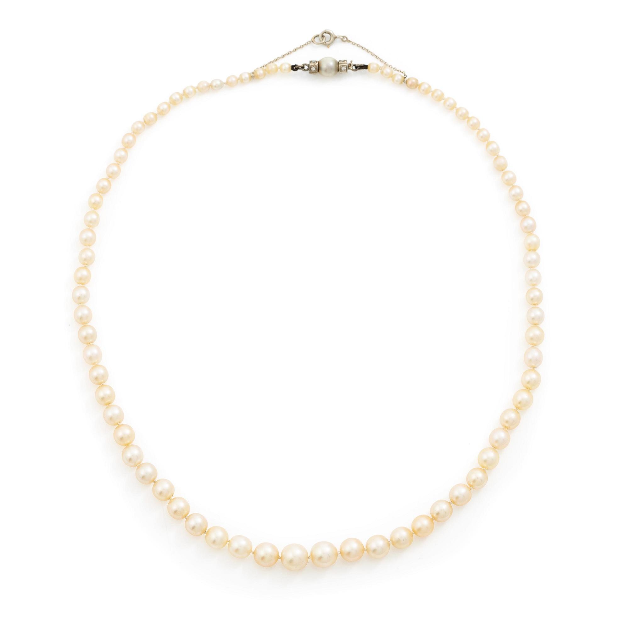 Collier pärlor lås 18K vitguld med åttkantslipade diamanter.