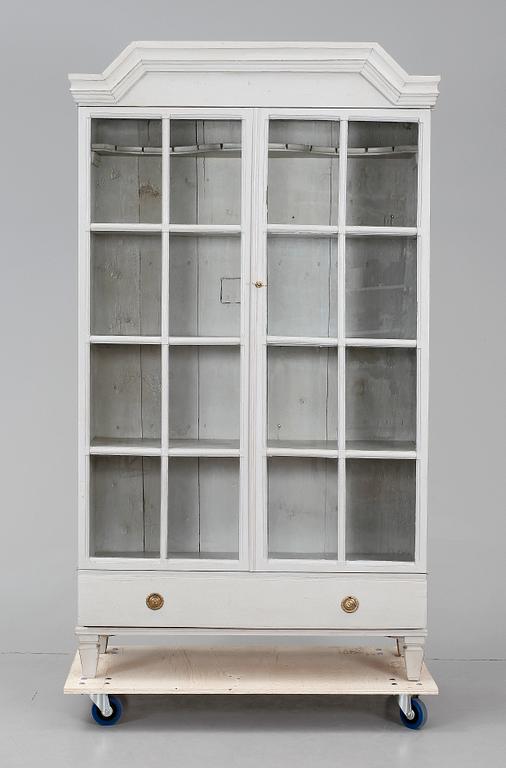 VITRINSKÅP, gustaviansk stil, 1800-tal.