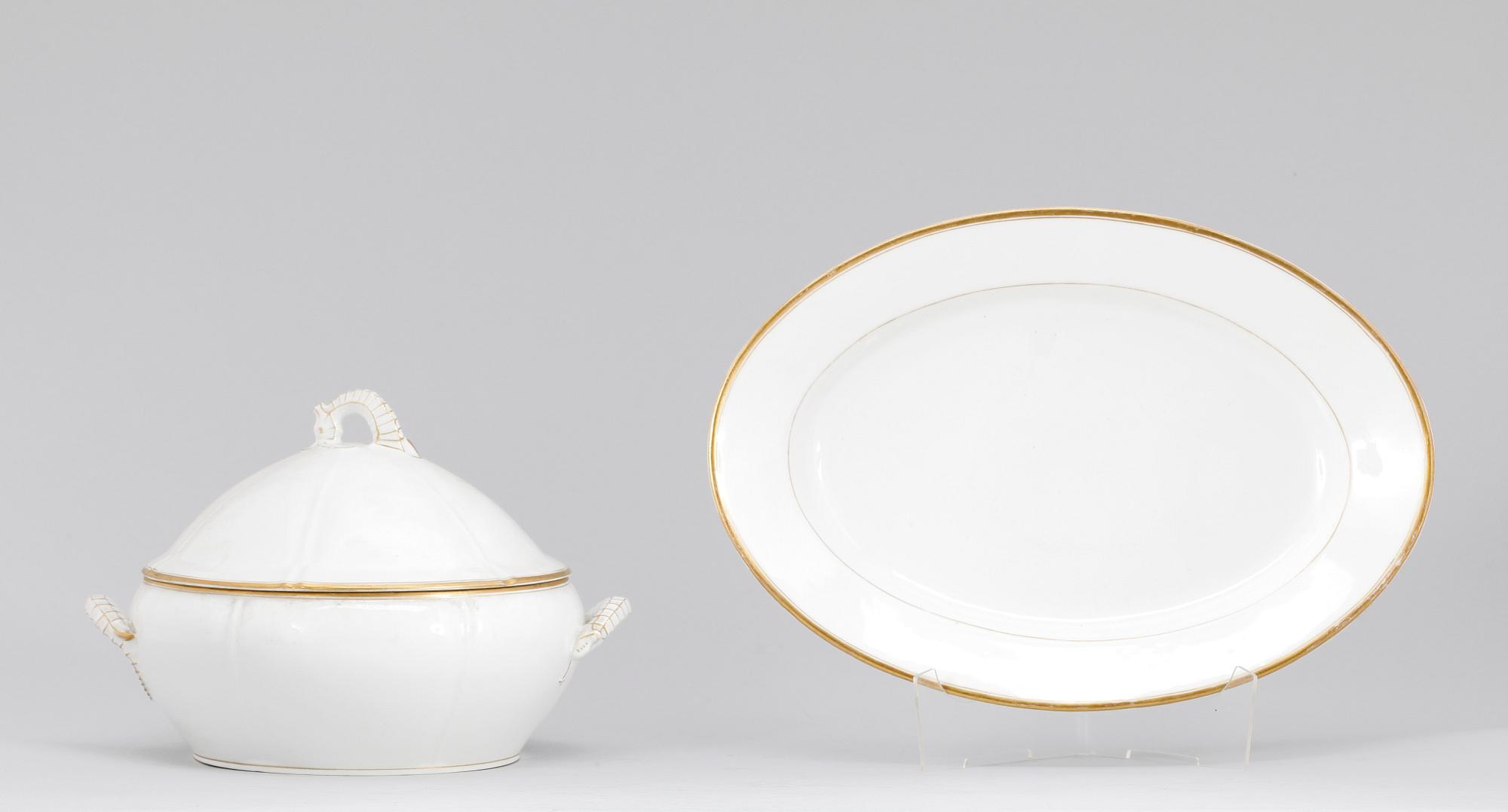 MATSERVIS, 75 delar, porslin, Bing & Gröndahl, Köpenhamn, Danmark, 1900-talets första hälft.