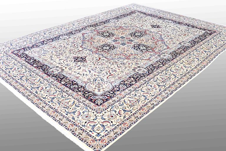 MATTA, Nain, part silk , s.k 6LAA, signerad, around 360 x 260 cm.