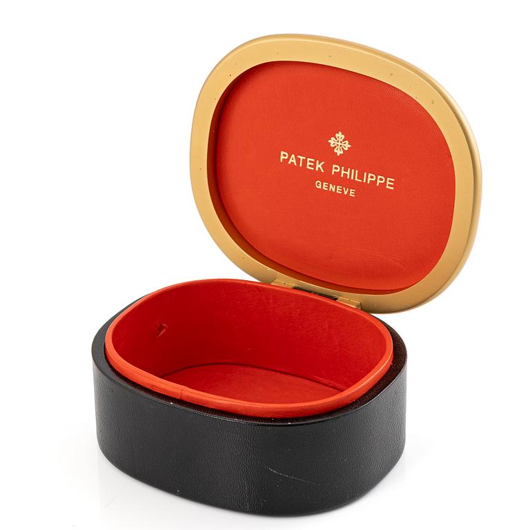 Patek Philippe, box, 135 x 115 x 57 mm.