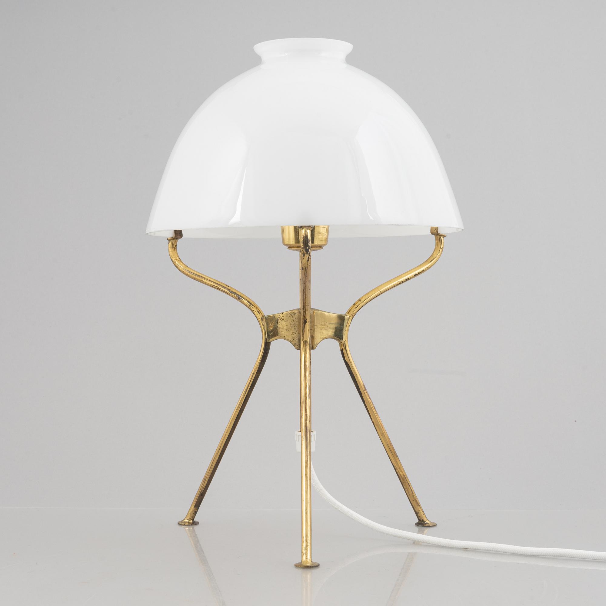 Bertil Brisborg & Torsten Claeson (1893-1978), bordslampa, modell Triva "532-018", Nordiska Kompaniet, 1950-tal.