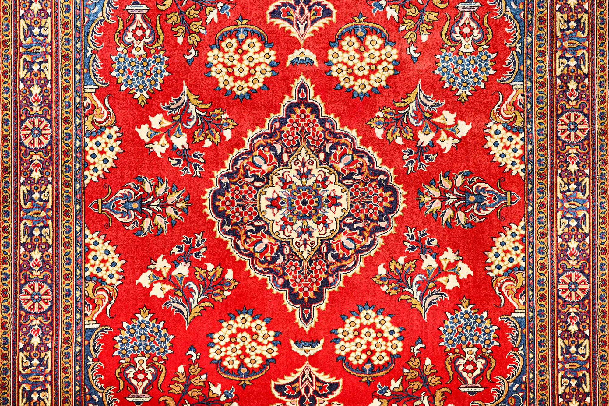 A Golpaygan carpet, c. 314 x 213 cm.