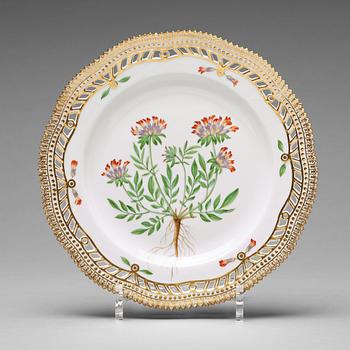 368. A set of 12 Royal Copenhagen 'Flora Danica' dessert dishes, Denmark, 20th Century.