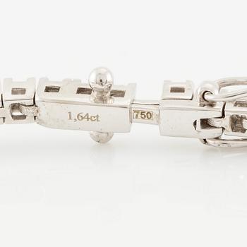 Tennis bracelet 18K white gold with brilliant-cut diamonds.