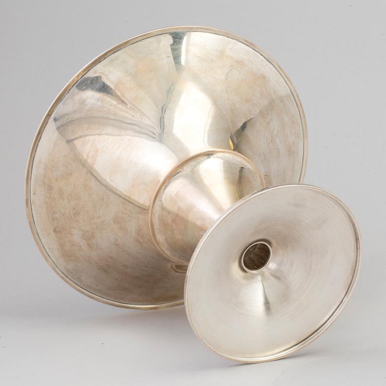 A silver bowl. K.G.M.G, Uppsala, 1929.
