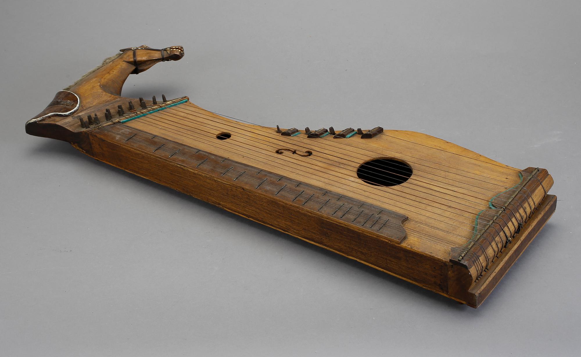 INSTRUMENT, 1900-tal.