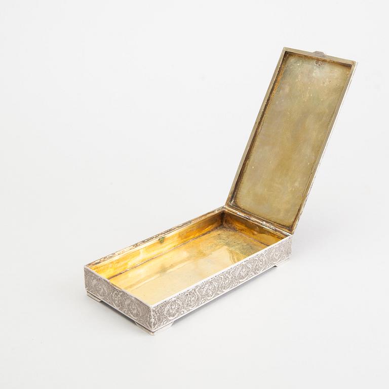 A SILVER BOX ISFAHAN, BOUGHT IN TEHERAN 1947, SILVER MARKS.