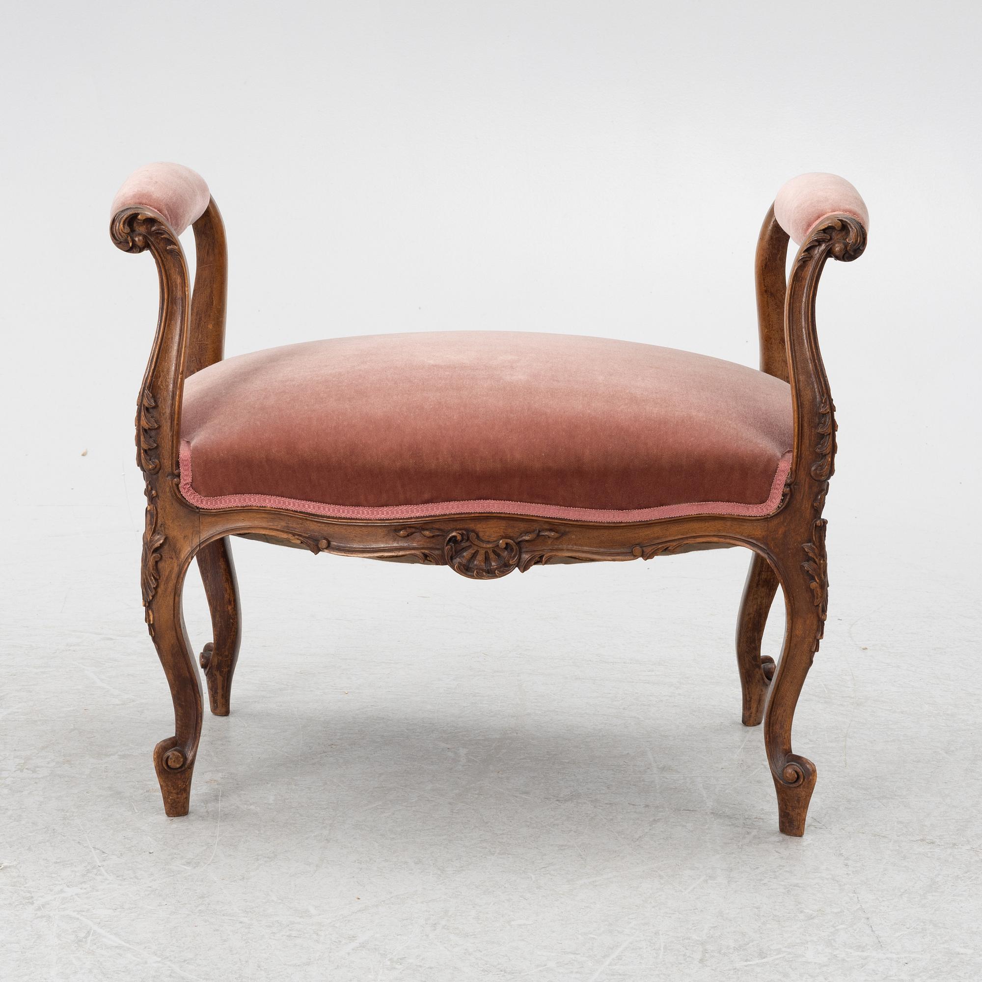 Sofa, 2 armchairs, 4 chairs, table and banquet, Rococo style, 20th century.