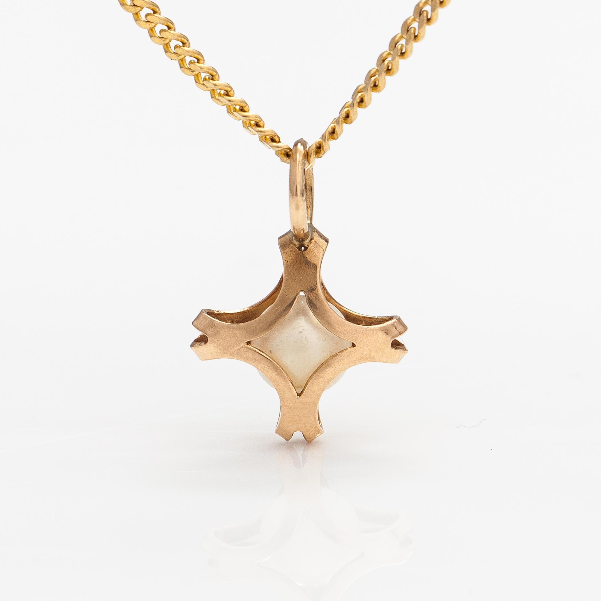 Elis Kauppi, kaulakoru, 14K kultaa ja viljelty helmi. Kupittaan kulta, Turku.