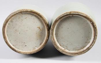 GOLVVASER, 2 st. Porslin, Kina, 1900-tal.