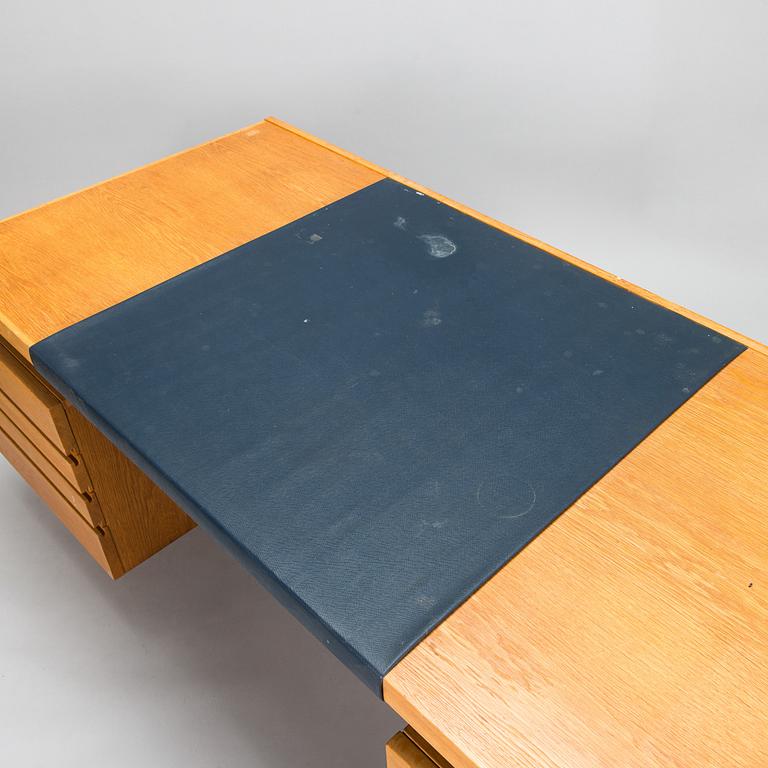 Olavi Hänninen, skrivbord "Paletti" för  HMN Huonekalu Mikko Nupponen, Lahtis, 1960-tal.