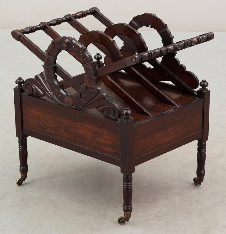 TIDNINGSSTÄLL, sk Canterbury. England, ca 1825.