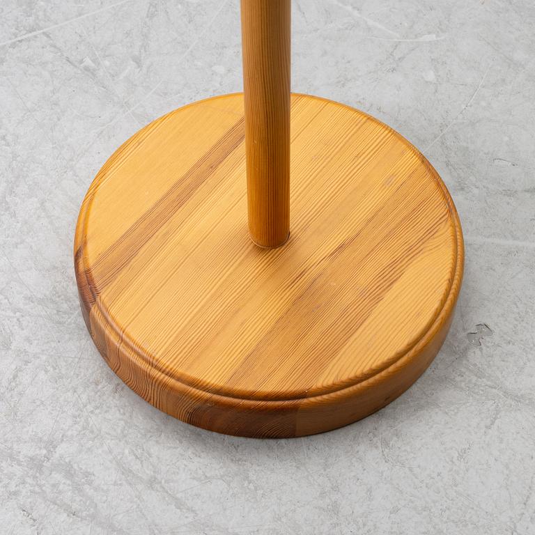 Carl Malmsten, a 'Staken' floor lamp, Sweden, second half of the 20th century.