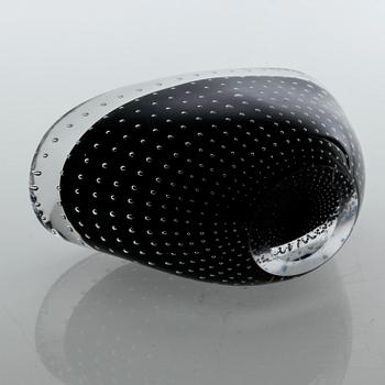 VICKE LINDSTRAND, vas, glas, Kosta, signerad.