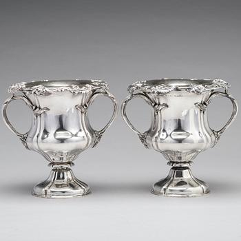 A pair of Russian 19th century silver champagne coolers, mark of Carl Johann Tegelsten, St. Petersburg 1842.