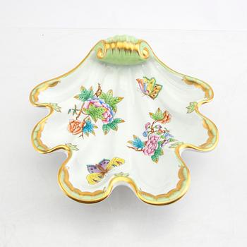 Vaser, skålar mm 13 dlr Herend porslin 1900-talets andra hälft.