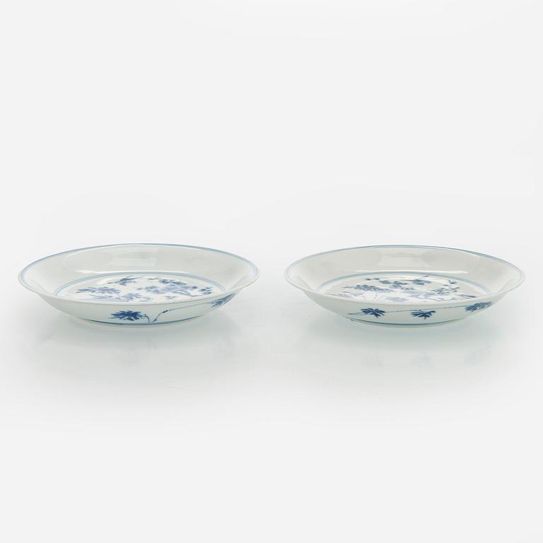 Two 18th-century Chinese porcelain dishes.