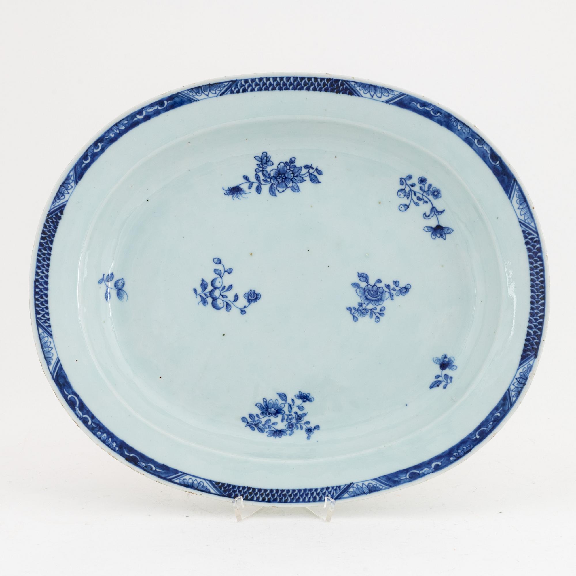 Terrinfat, porslin, Kina, Qingdynastin, 1700/1800-tal.