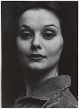 ROLF WINQUIST, portrait of Stefania Löthman gelatin silver print. Vintage.