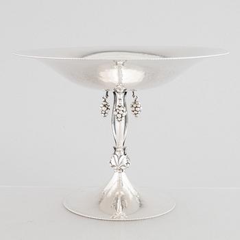 A silver bowl on a high foot, Swedish import mark and mark of Carl Söderqvist, Gothenburg 1927.