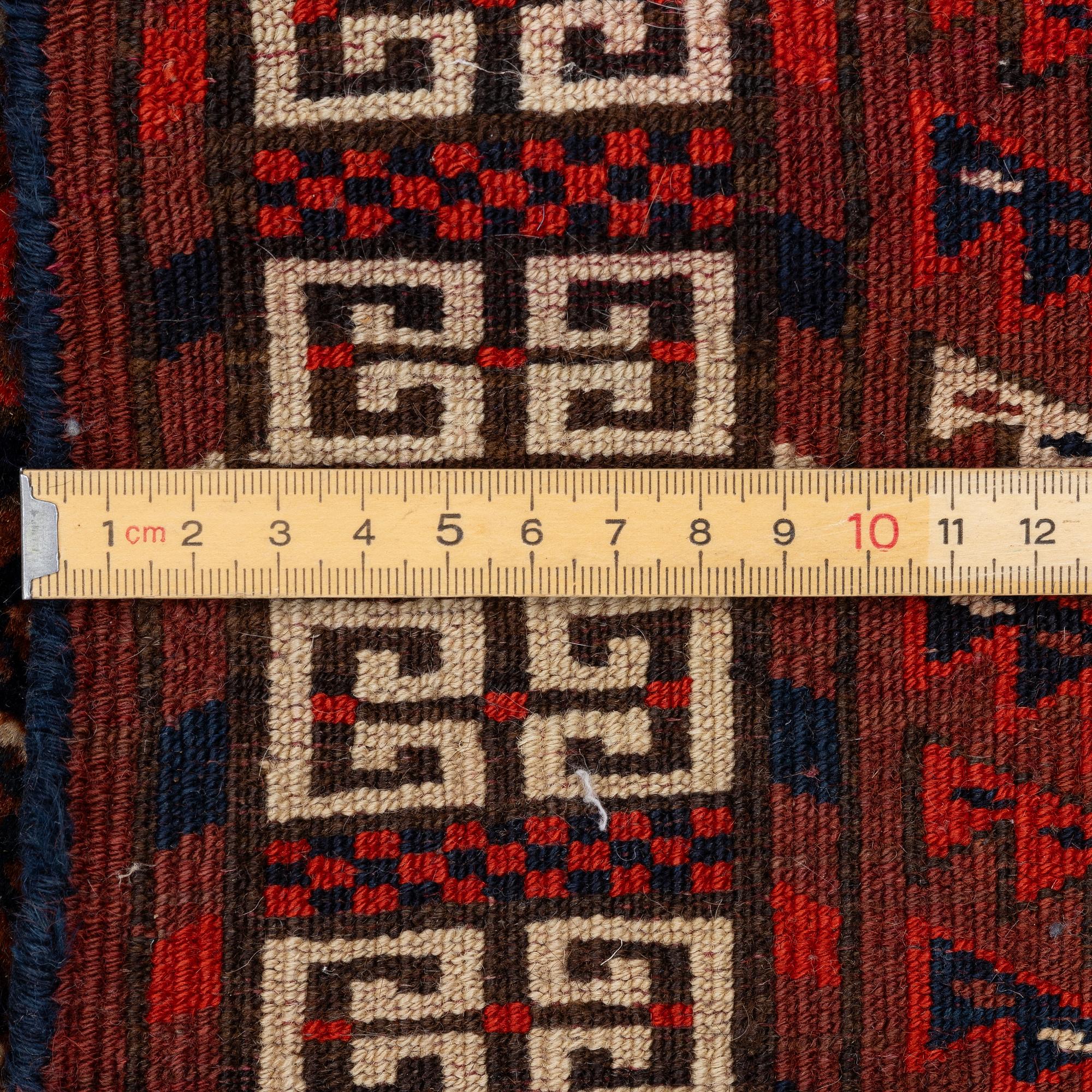 An antique Ensi Hartchloo rug, ca 145 x 130 cm.